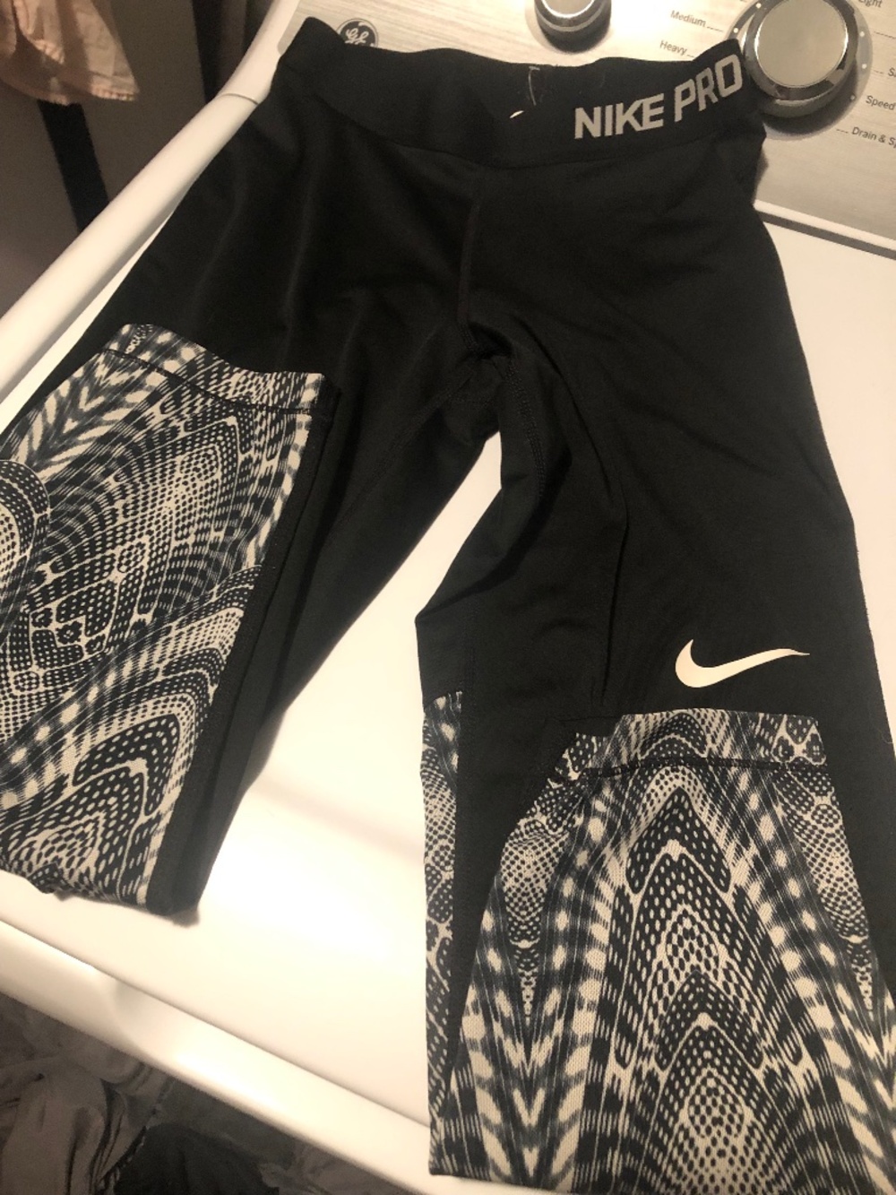 Nike leggings small